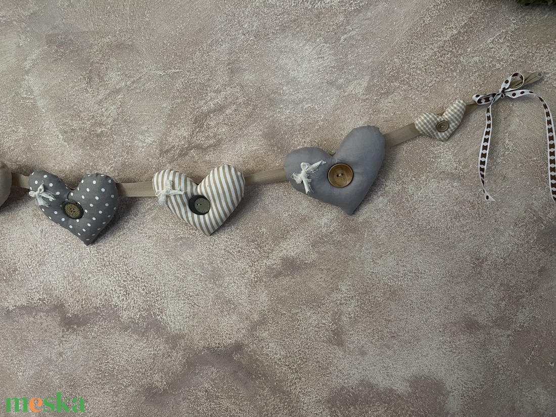 Szivecskés fali dekor - otthon & életmód - dekoráció - ajtó- és ablak dekoráció - ablakdísz - Meska.hu