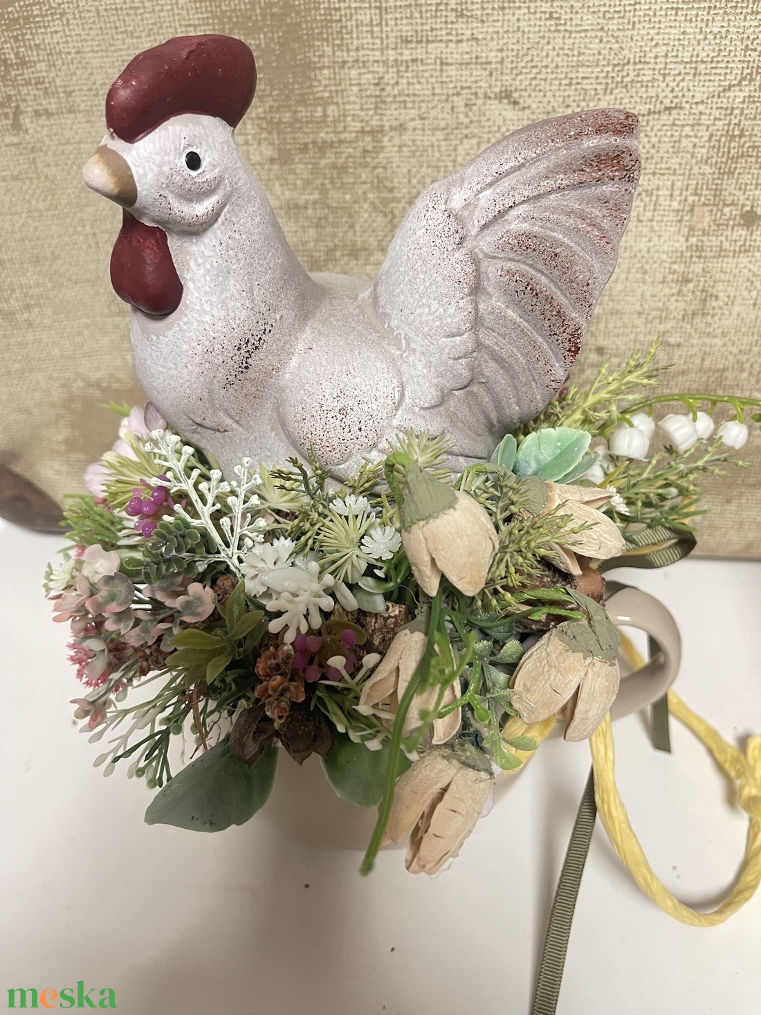 Asztaldísz tyúkanyó bögrében - otthon & életmód - dekoráció - asztal és polc dekoráció - asztaldísz - Meska.hu