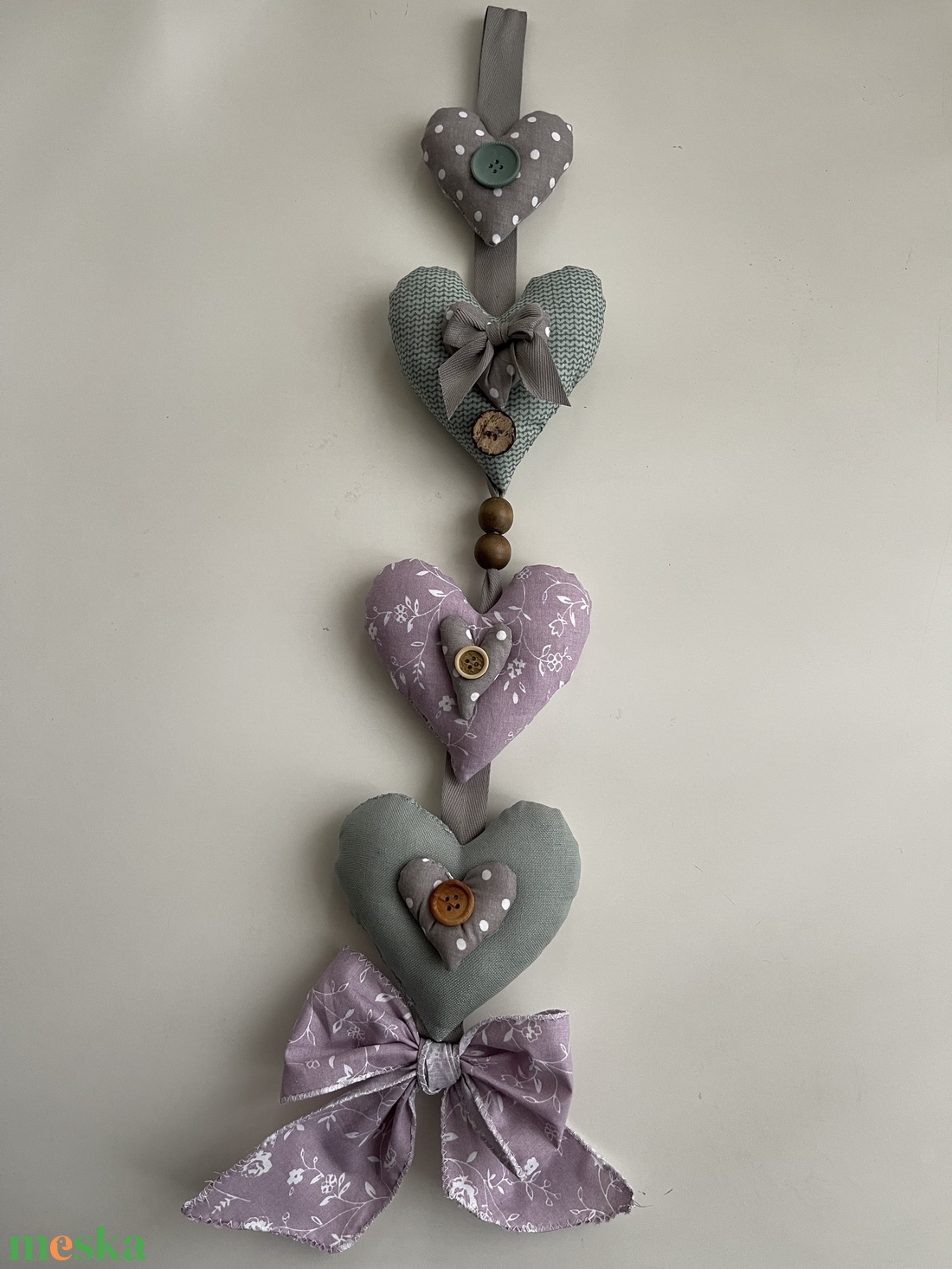 Lakásdekorációk textil szivecskékkel - otthon & életmód - dekoráció - ajtó- és ablak dekoráció - ajtódísz & kopogtató - Meska.hu