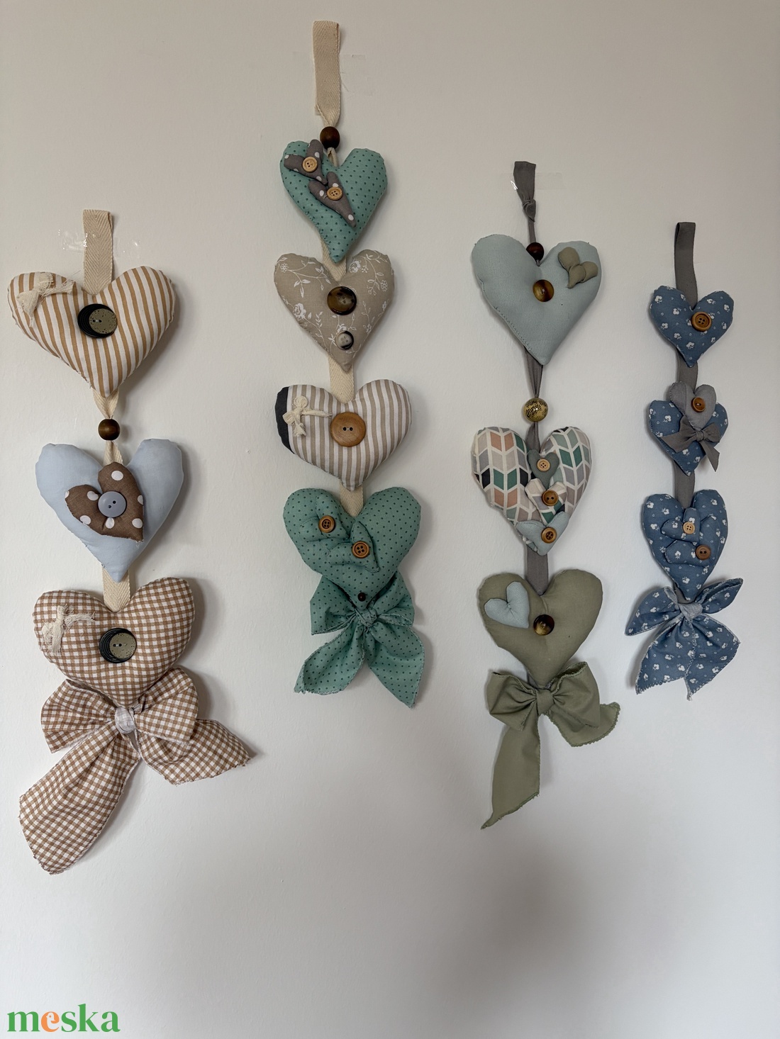 Lakásdekor szivecskékkel - otthon & életmód - dekoráció - ajtó- és ablak dekoráció - ajtódísz & kopogtató - Meska.hu