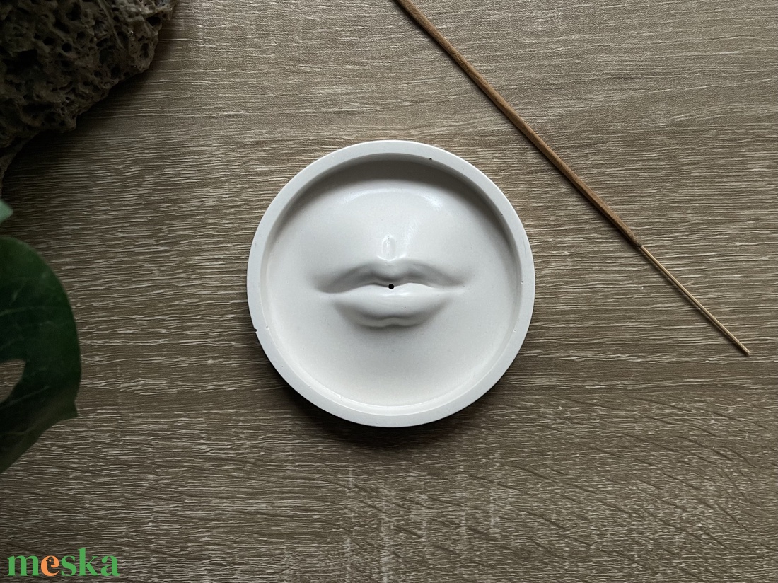 LIPS füstölőtartó - otthon & életmód - dekoráció - spiritualitás - füstölő és füstölőtartó - Meska.hu