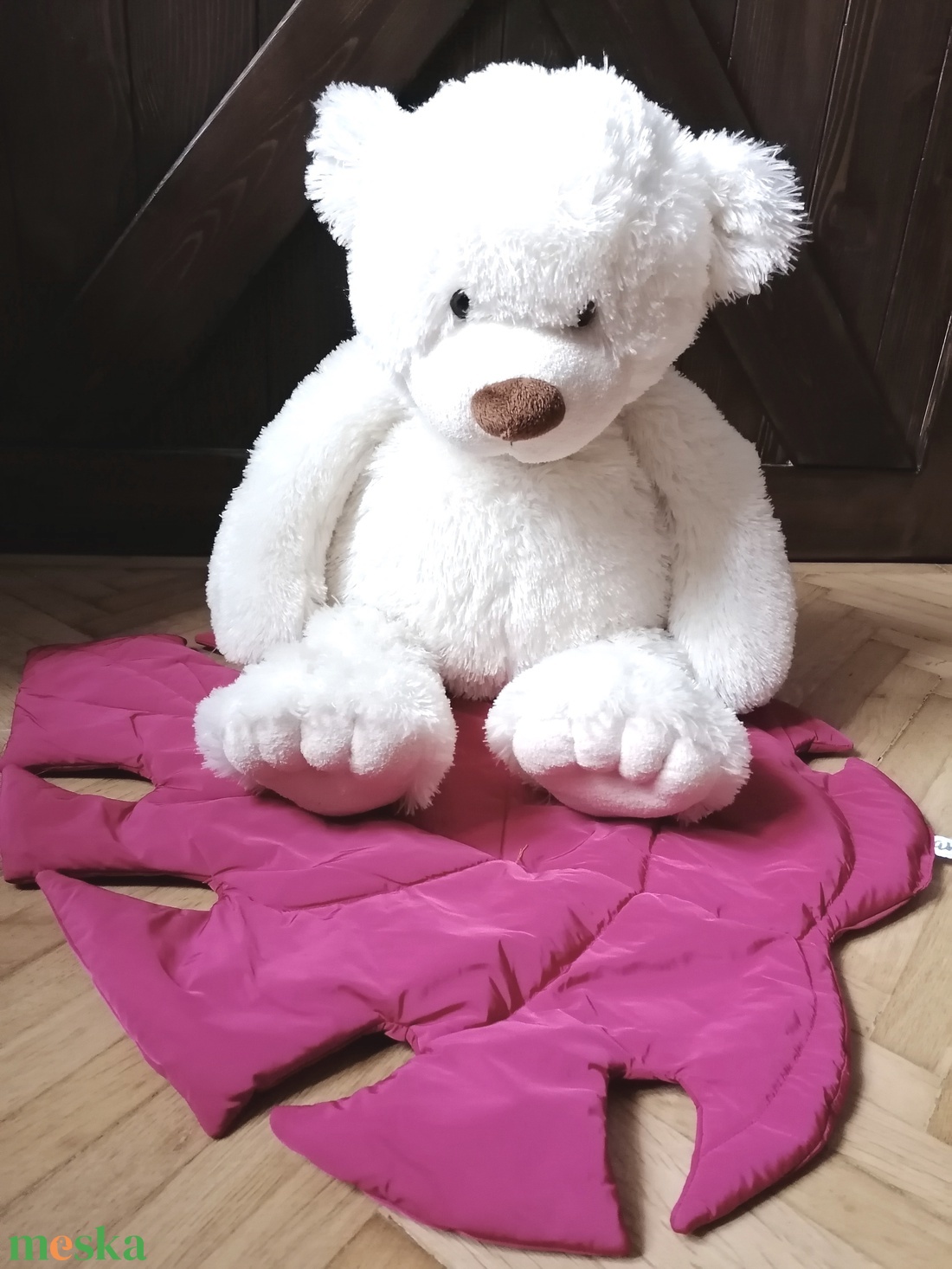 Magenta színű filodendron levélszőnyeg akciós termékkép 1