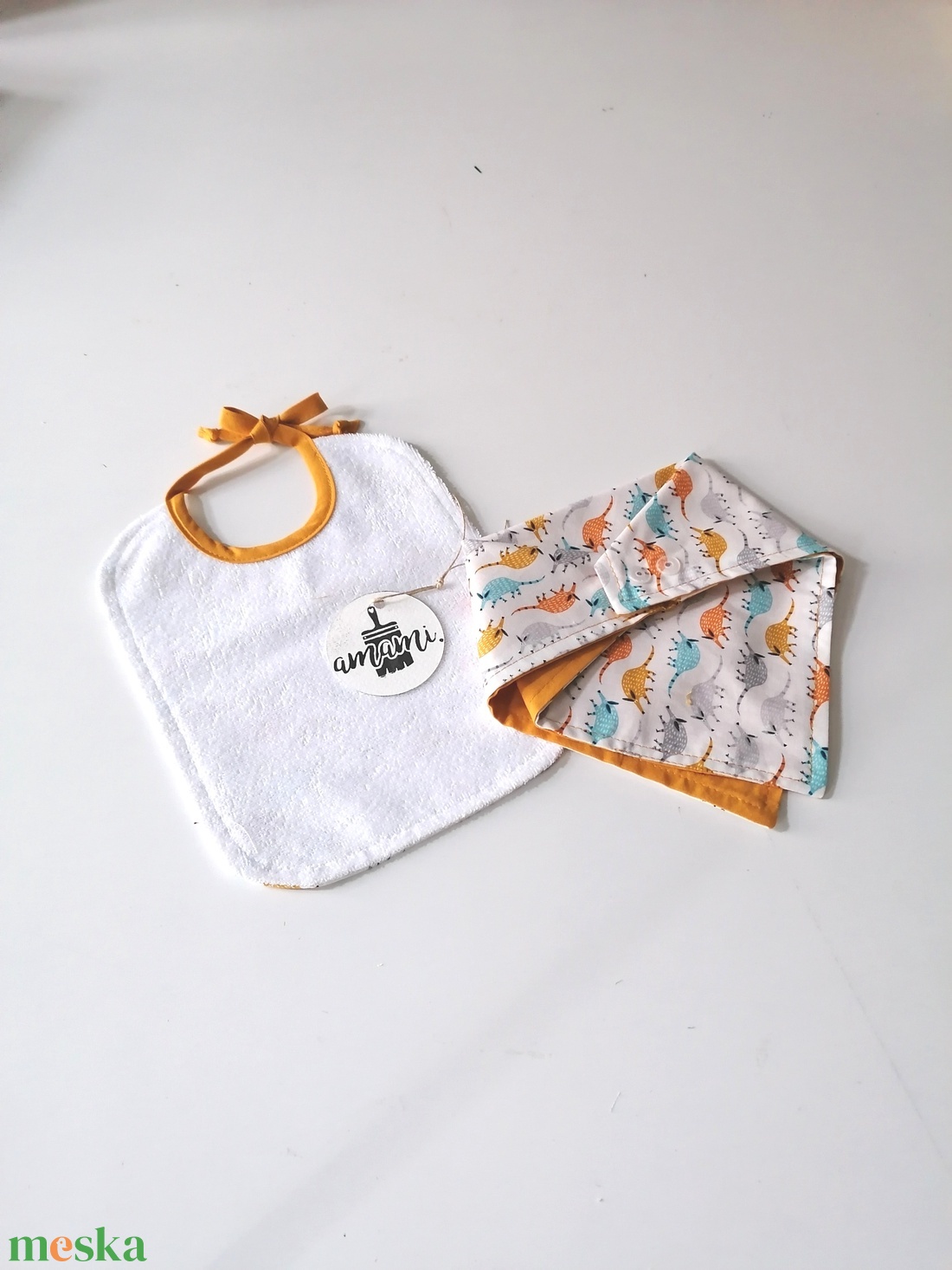 Előke és nyálkendő csecsemők részére - ruha & divat - babaruha & gyerekruha - előke & nyálkendő - Meska.hu