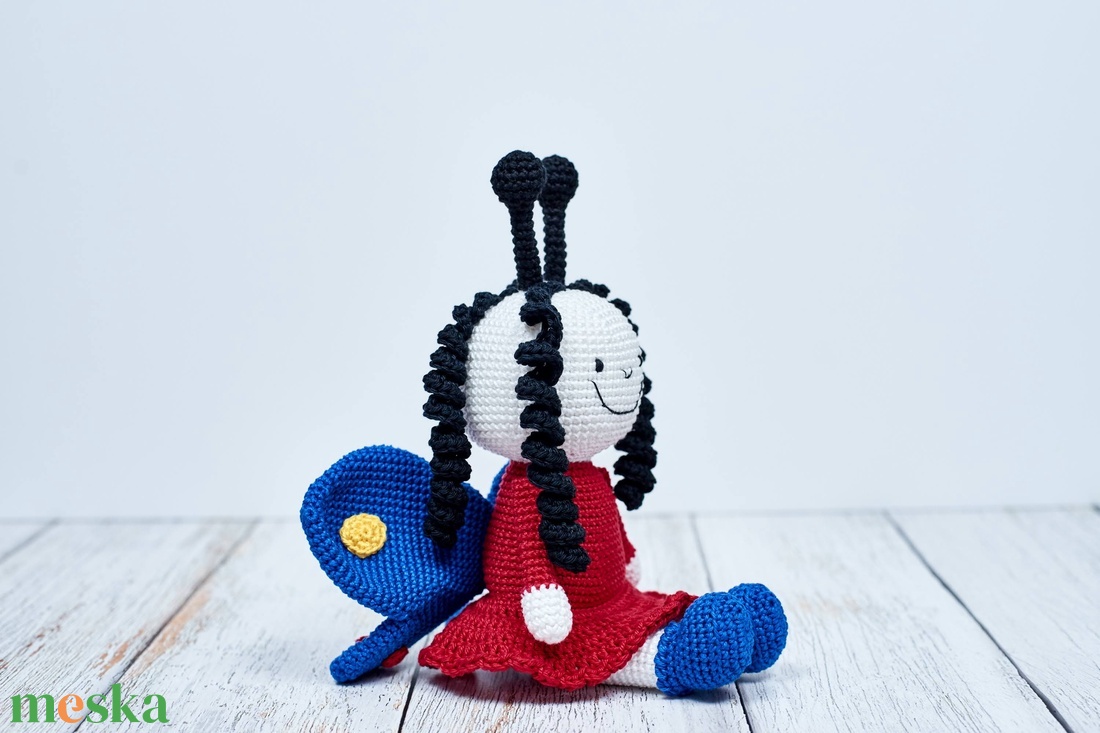 PIHE a lepkelány, horgolt mesefigura - játék & sport - baba & babaház - baba - Meska.hu