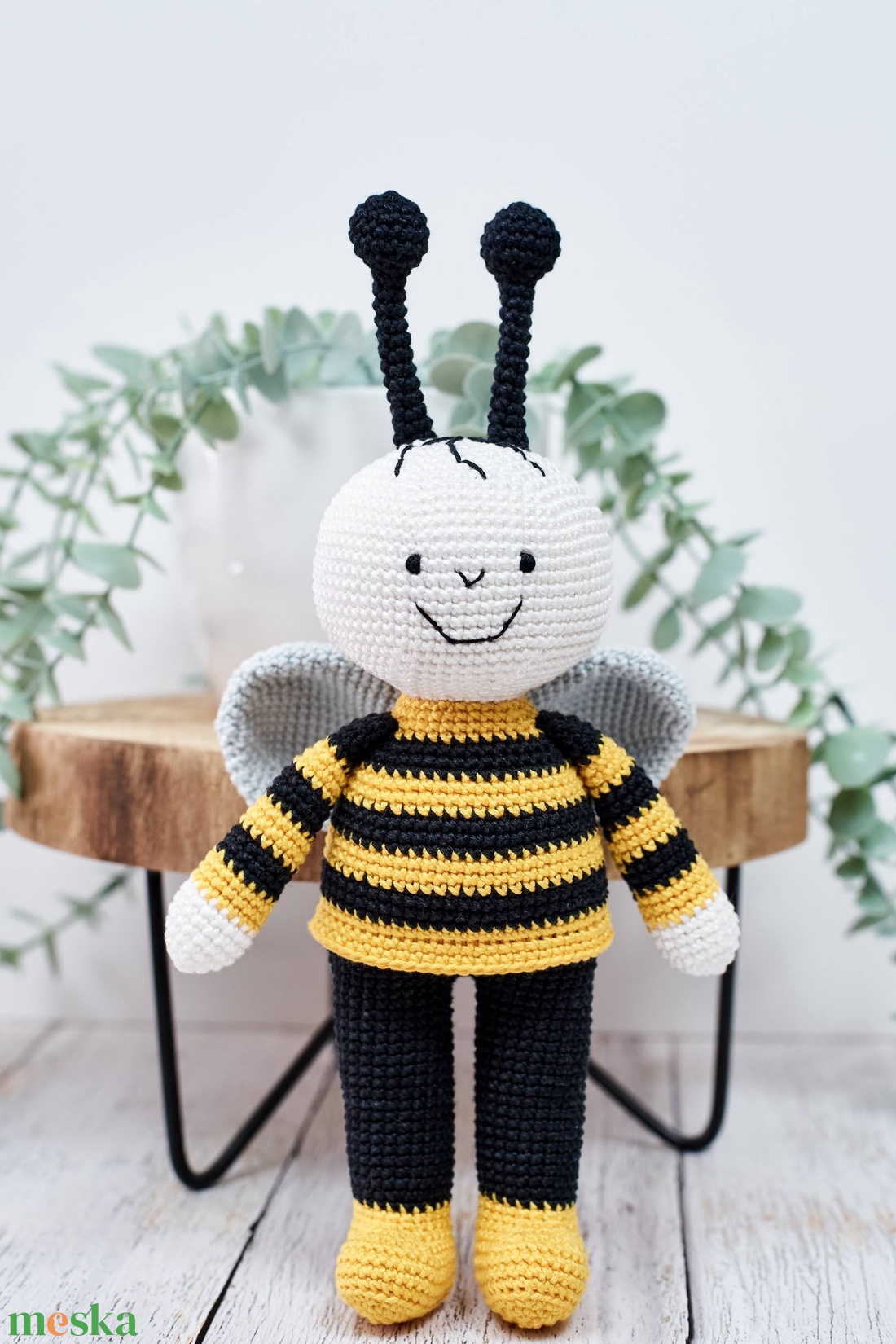 BALTAZÁR a méhecske, horgolt mesefigura (Bogyó és Babóca)  - játék & sport - plüssállat & játékfigura - plüss mesefigurák - Meska.hu