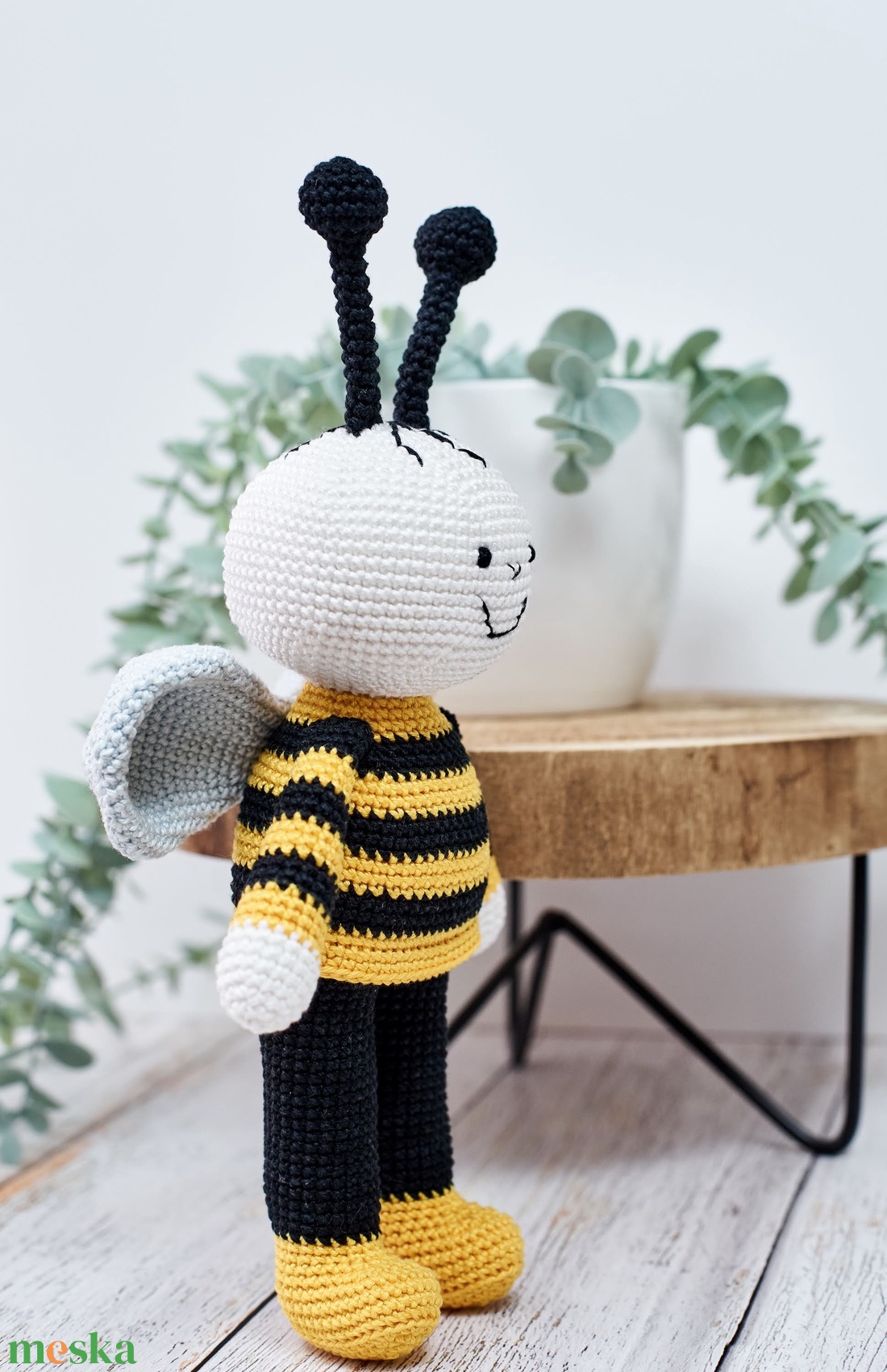 BALTAZÁR a méhecske, horgolt mesefigura (Bogyó és Babóca)  - játék & sport - plüssállat & játékfigura - plüss mesefigurák - Meska.hu