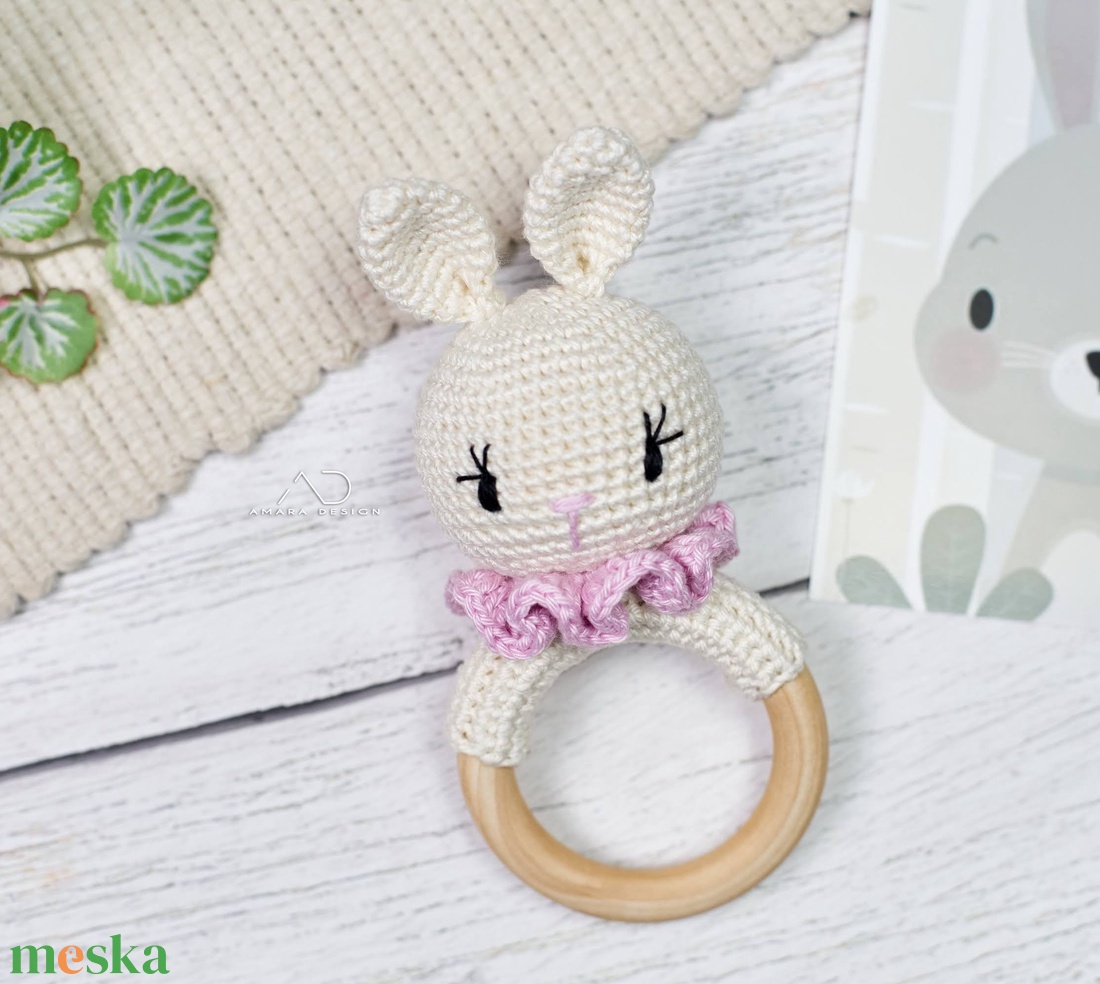 MINI babaköszöntő szett - horgolt nyuszi + babazokni + rágóka - játék & sport - plüssállat & játékfigura - nyuszi - Meska.hu MINI babaköszöntő szett - horgolt nyuszi + babazokni + rágóka - játék & sport - plüssállat & játékfigura - nyuszi - Meska.hu