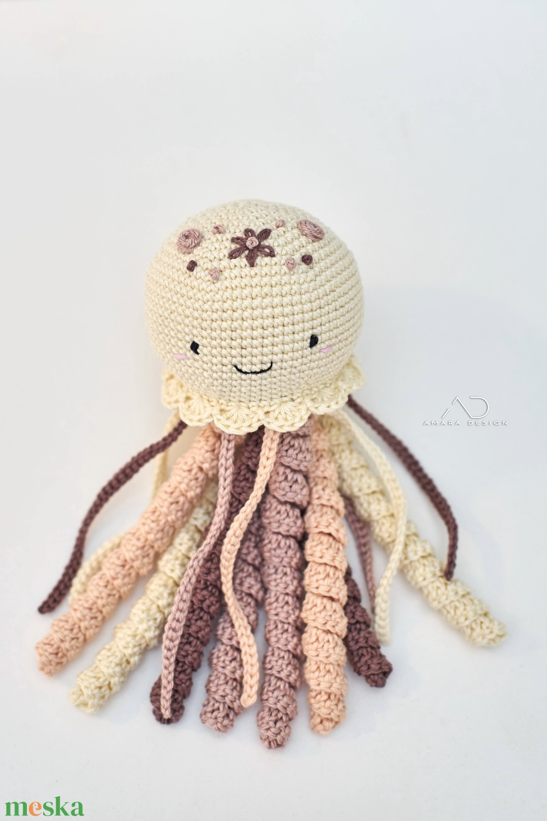 Horgolt NAGY polip virághímzéssel krém/barna  - játék & sport - babalátogató ajándékcsomag - Meska.hu Horgolt NAGY polip virághímzéssel krém/barna  - játék & sport - babalátogató ajándékcsomag - Meska.hu