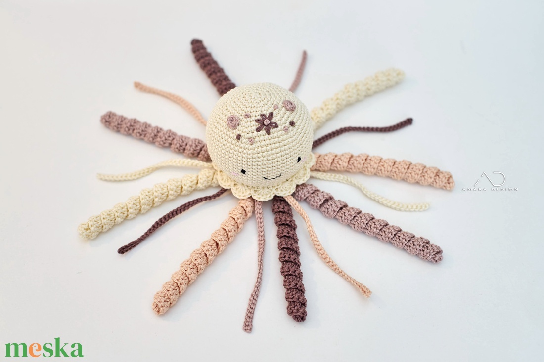 Horgolt NAGY polip virághímzéssel krém/barna  - játék & sport - babalátogató ajándékcsomag - Meska.hu Horgolt NAGY polip virághímzéssel krém/barna  - játék & sport - babalátogató ajándékcsomag - Meska.hu