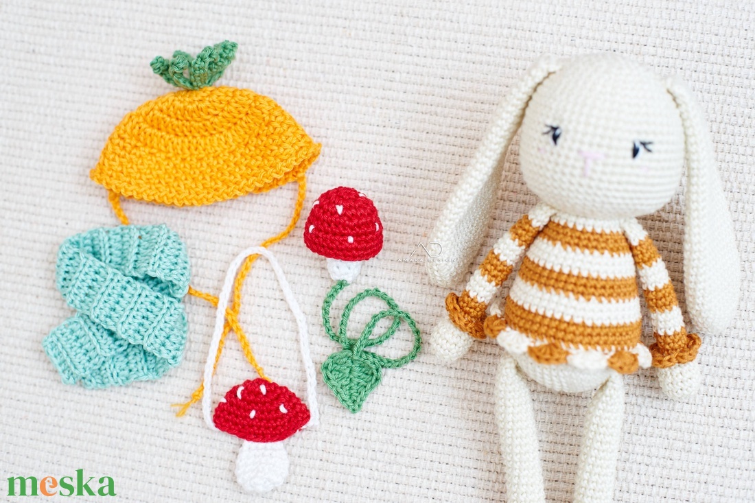 Őszi öltözetes horgolt nyuszi AJÁNDÉK gomba könyvjelzővel  - játék & sport - plüssállat & játékfigura - nyuszi - Meska.hu