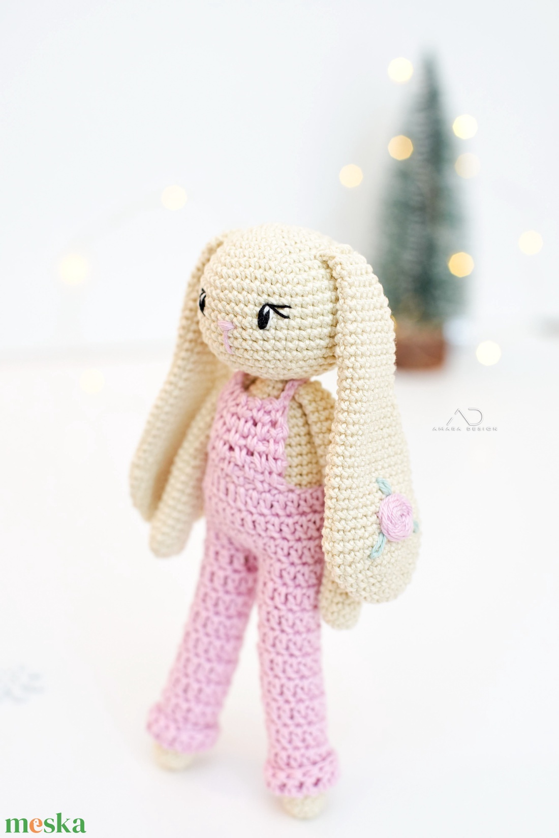 Horgolt nyuszi lógó fülekkel, virághímzéssel - játék & sport - plüssállat & játékfigura - nyuszi - Meska.hu