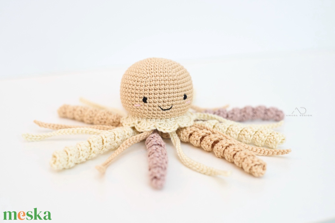 Horgolt KIS homok polip krém gallérral - baba - mama - babalátogató ajándékcsomag - Meska.hu