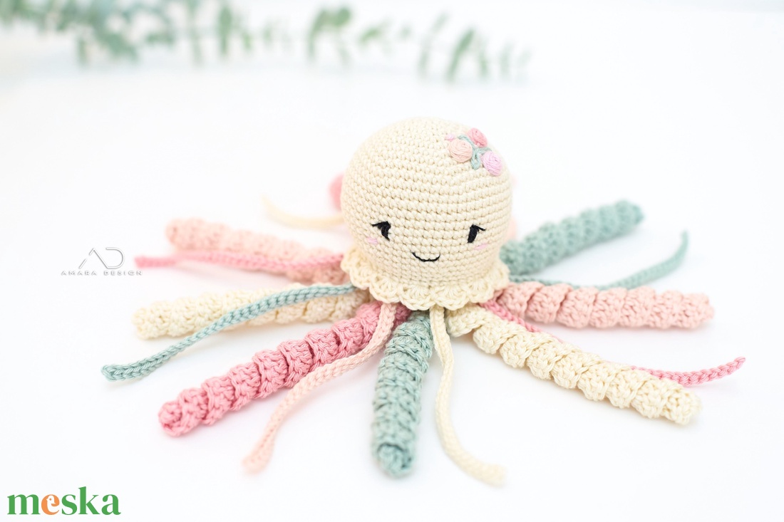 Horgolt KÖZEPES polip virághímzéssel - baba - mama - babalátogató ajándékcsomag - Meska.hu