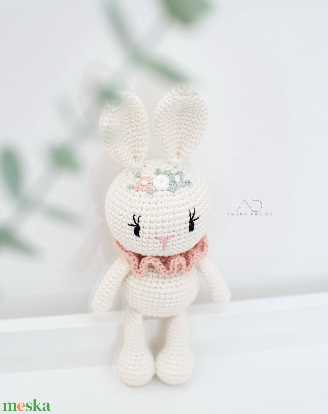Horgolt galléros nyuszi virághímzéssel - játék & sport - plüssállat & játékfigura - nyuszi - Meska.hu