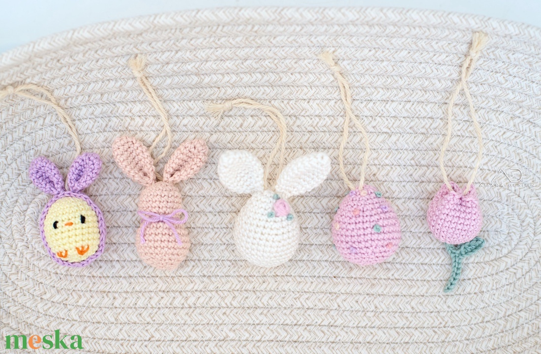Húsvéti, tavaszi horgolt akasztós díszek - 5 db/csom - ünnepi díszek, dekorációk - húsvéti díszek és dekorációk - húsvéti tojásfadíszek - Meska.hu