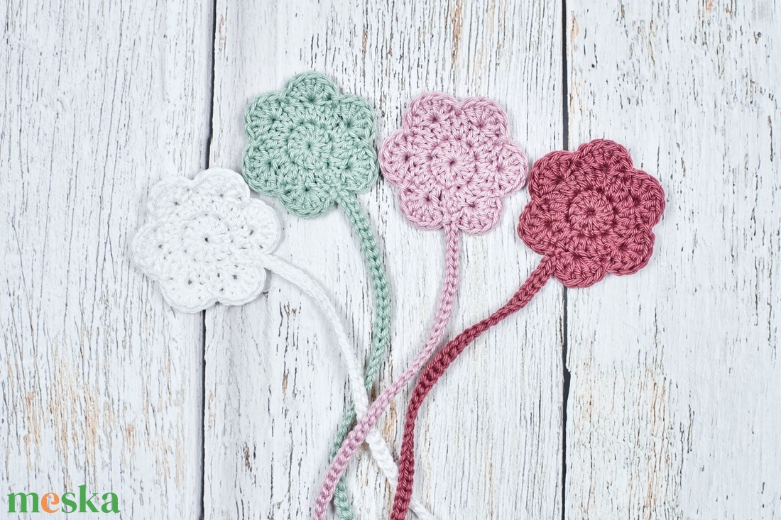 Horgolt VIRÁG könyvjelző 1 db (bármilyen színben kérhető)  - könyv & zene - könyvjelző - Meska.hu