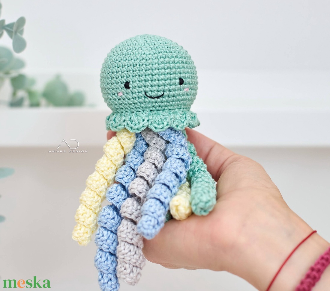 Horgolt KIS polip - babaköszöntő ajándék - baba - mama - babalátogató ajándékcsomag - Meska.hu