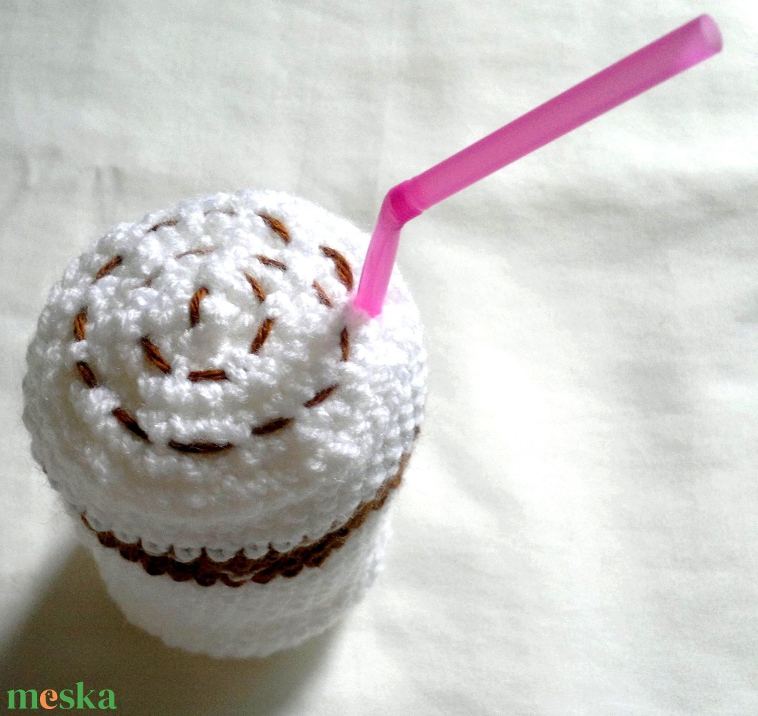vidám horgolt latte macchiato - a kávé szerelmeseinek - otthon & lakás - dekoráció - asztaldísz - Meska.hu vidám horgolt latte macchiato - a kávé szerelmeseinek - otthon & lakás - dekoráció - asztaldísz - Meska.hu