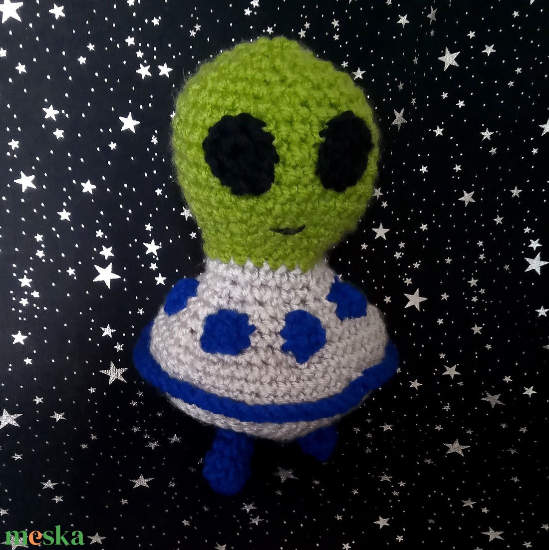 Horgolt földönkívüli, UFO figura - játék & sport - plüssállat & játékfigura - más figura - Meska.hu
