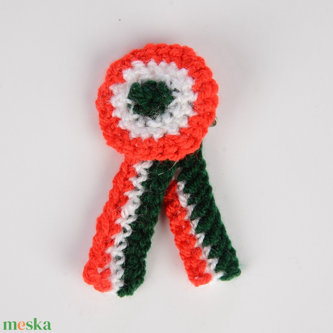 Horgolt kokárda - ékszer - kitűző és bross - kitűző - Meska.hu Horgolt kokárda - ékszer - kitűző és bross - kitűző - Meska.hu