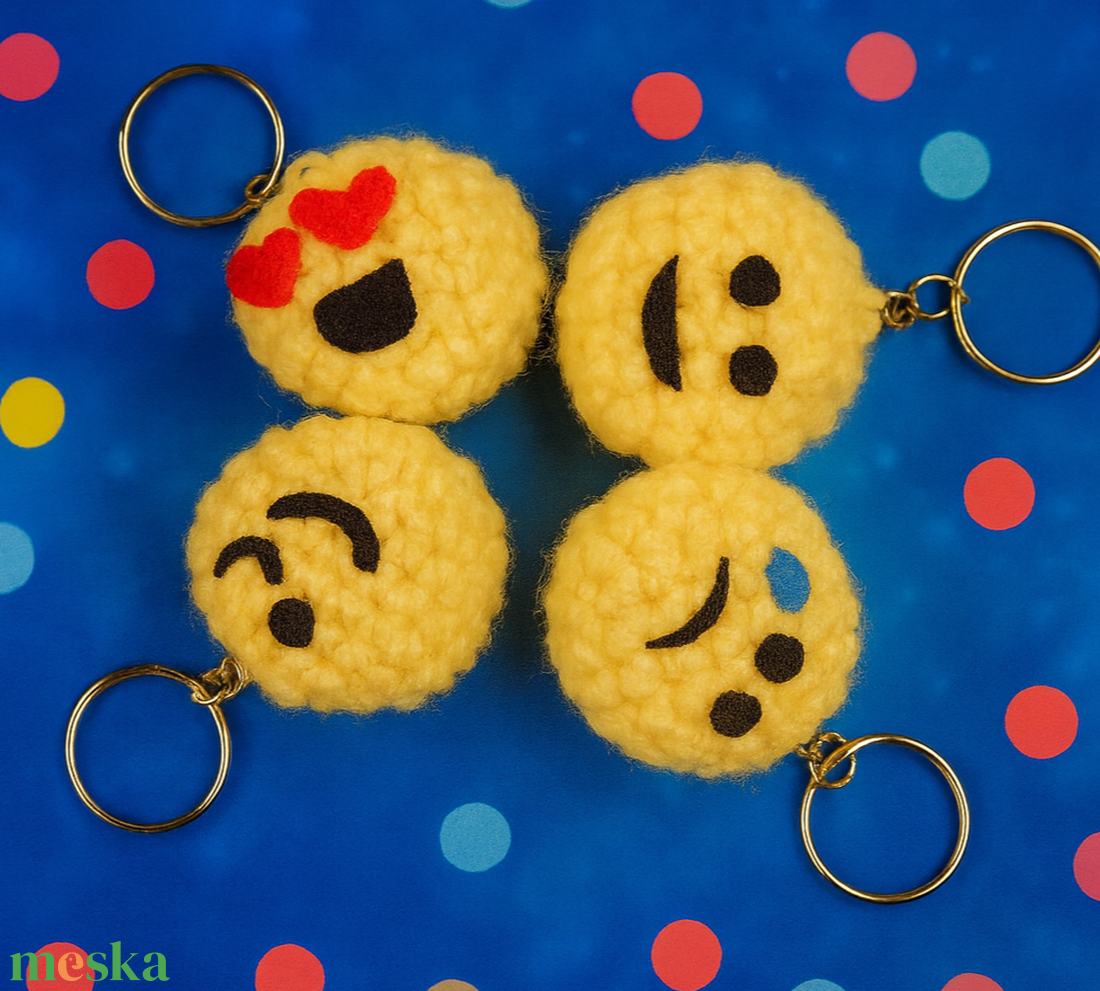 horgolt smiley kulcstartó - vidám/szomorú/kacsintó/szerelmes - táska & tok - kulcstartó & táskadísz - kulcstartó - Meska.hu horgolt smiley kulcstartó - vidám/szomorú/kacsintó/szerelmes - táska & tok - kulcstartó & táskadísz - kulcstartó - Meska.hu