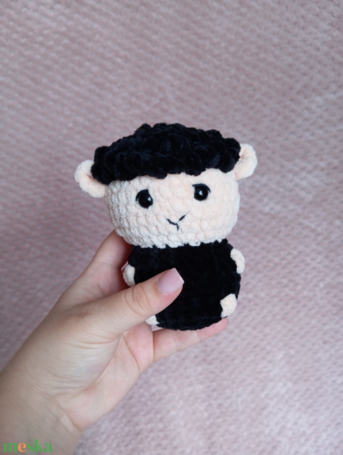 Horgolt mini fekete bárány  - játék & sport - plüssállat & játékfigura - plüss bárány - Meska.hu