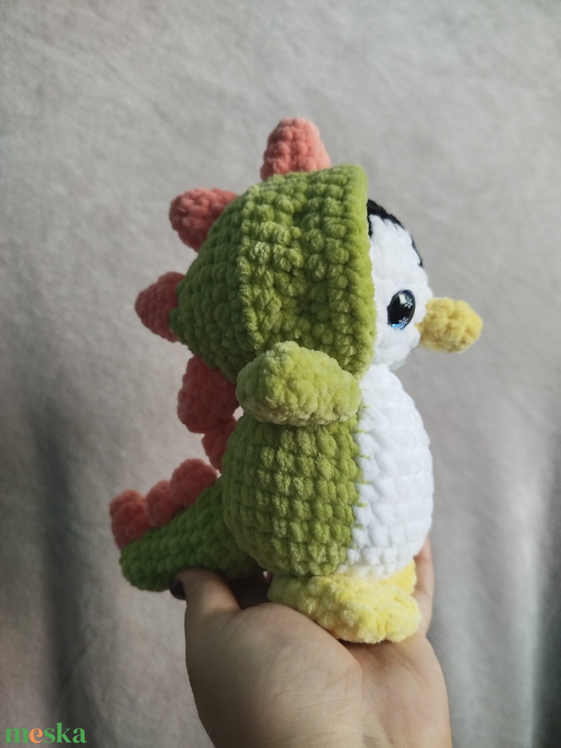 Horgolt dinó ruhás pingvin - játék & sport - plüssállat & játékfigura - plüss dínók - Meska.hu