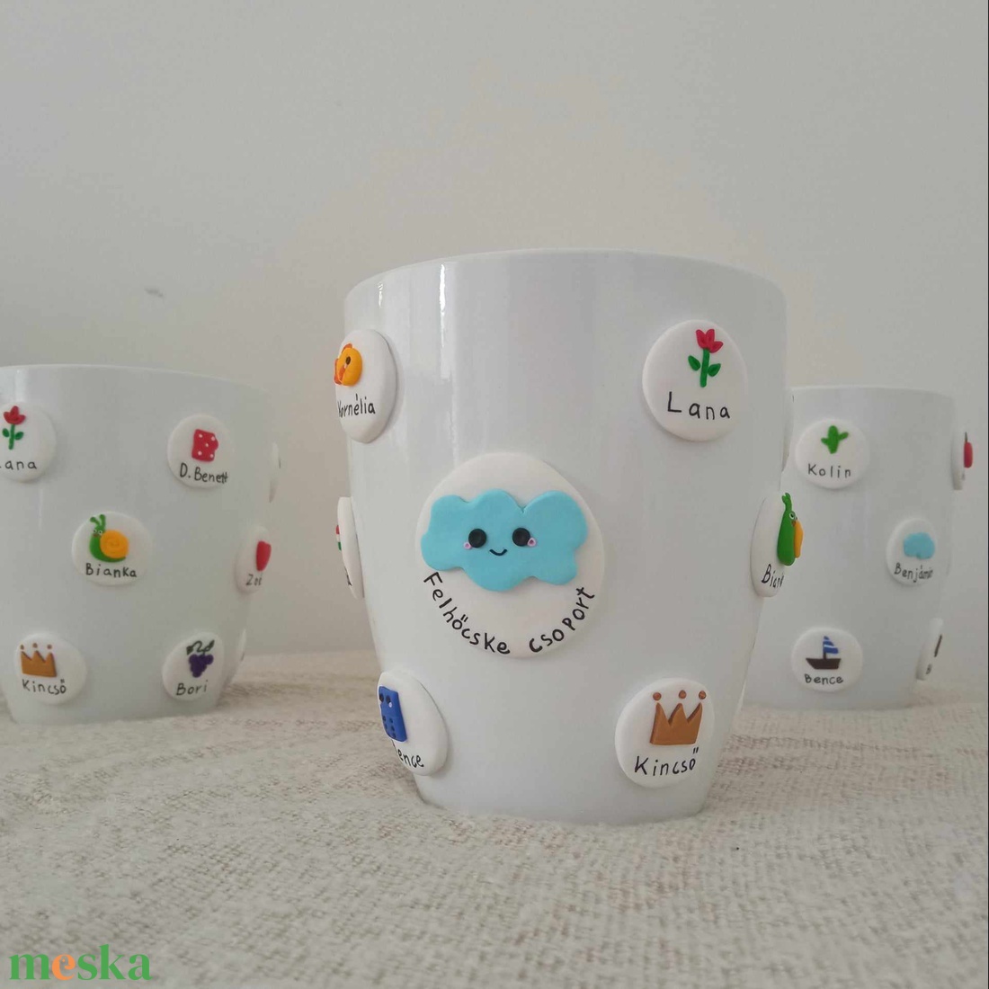 Ballagós kaspó jelekkel és nevekkel díszítve - otthon & életmód - dekoráció - virágdísz és tartó - cserép & kaspó - Meska.hu