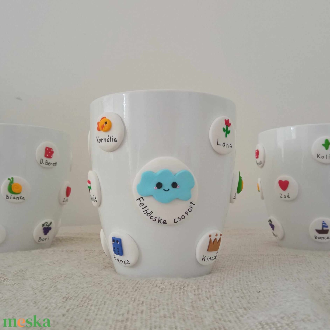 Ballagós kaspó jelekkel és nevekkel díszítve - otthon & életmód - dekoráció - virágdísz és tartó - cserép & kaspó - Meska.hu