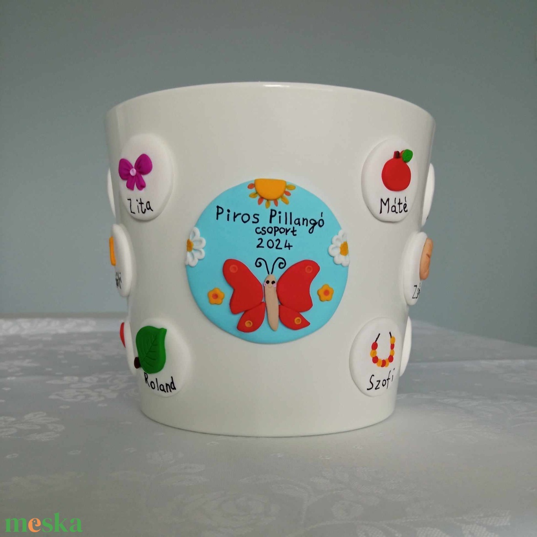 Ovis és bölcsis ballagási kaspó kisgyermeknevelőknek (bölcsis néniknek), dajkáknak, óvó néniknek, technikai dolgozóknak - otthon & életmód - dekoráció - virágdísz és tartó - cserép & kaspó - Meska.hu