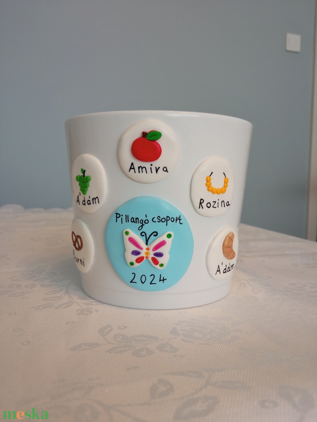 Ovis és bölcsis ballagási kaspó kisgyermeknevelőknek (bölcsis néniknek), dajkáknak, óvó néniknek, technikai dolgozóknak - otthon & életmód - dekoráció - virágdísz és tartó - cserép & kaspó - Meska.hu