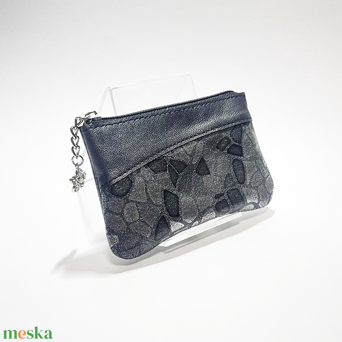 Sötét ezüst - szürke mintás ívelt egy cipzáras kulcstartó C8001 - táska & tok - kulcstartó & táskadísz - kulcstartó - Meska.hu