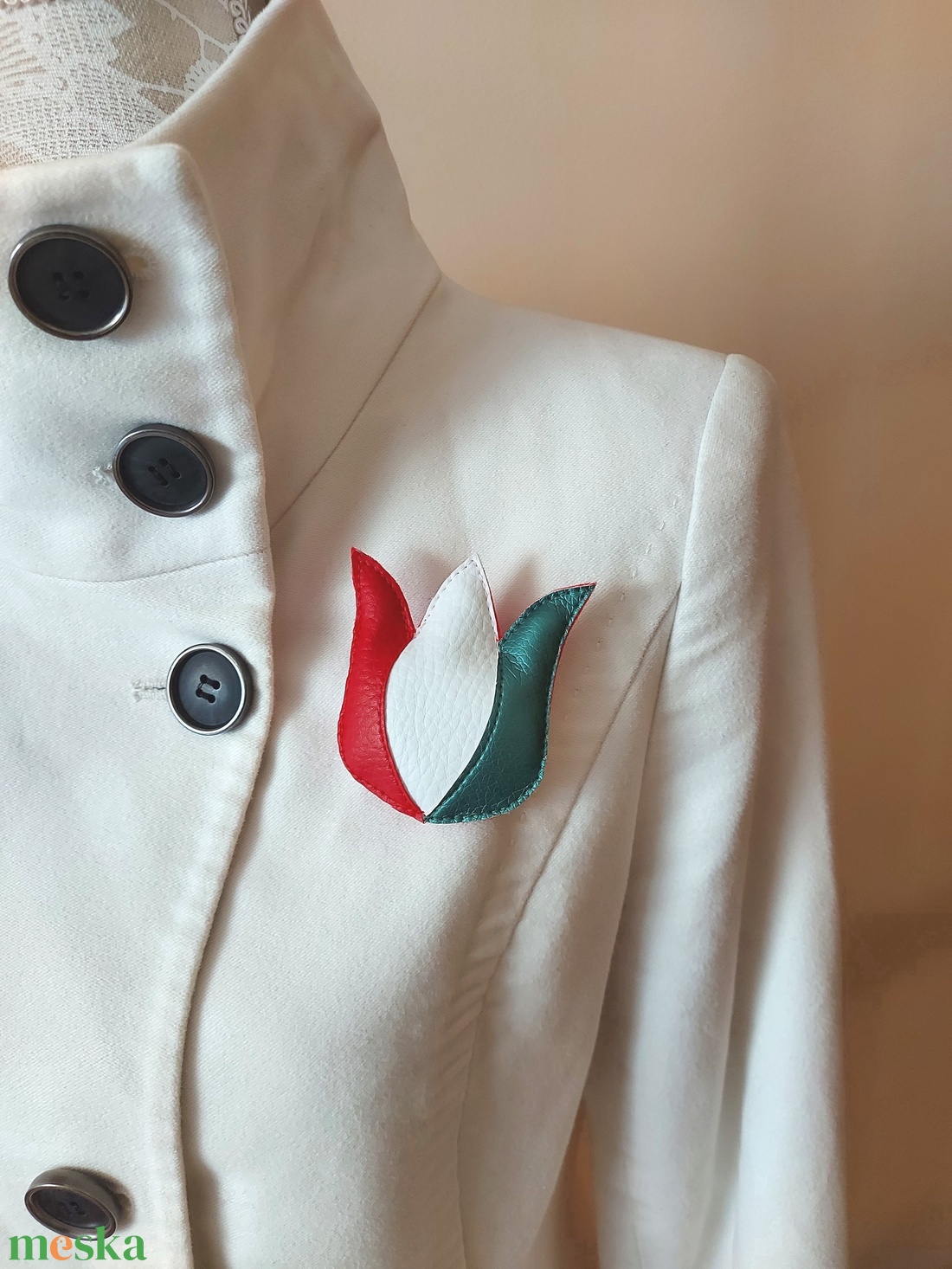 Tulipán nemzeti színű kitűző - ékszer - kitűző és bross - kitűző - Meska.hu Tulipán nemzeti színű kitűző - ékszer - kitűző és bross - kitűző - Meska.hu