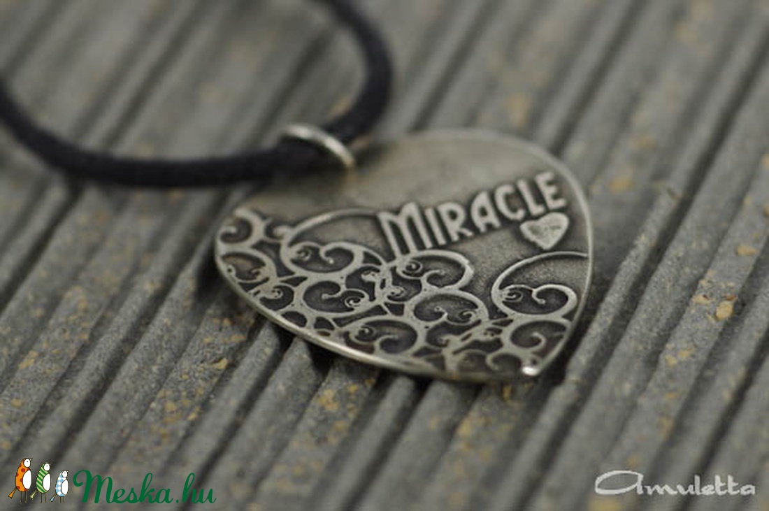 Miracle indás gitár pengető metál, ékszer férfiaknak is, ezüst színű fém pengető, gitárpengető nyaklánc,  -  - Meska.hu