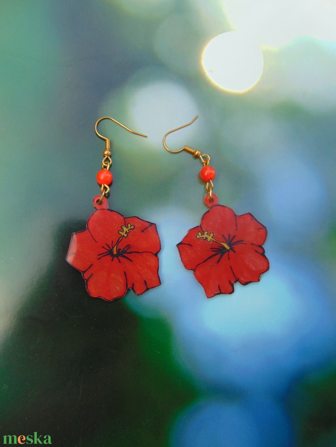 Piros hibiszkusz zsugorka fülbevaló - ékszer - fülbevaló - lógó fülbevaló - Meska.hu