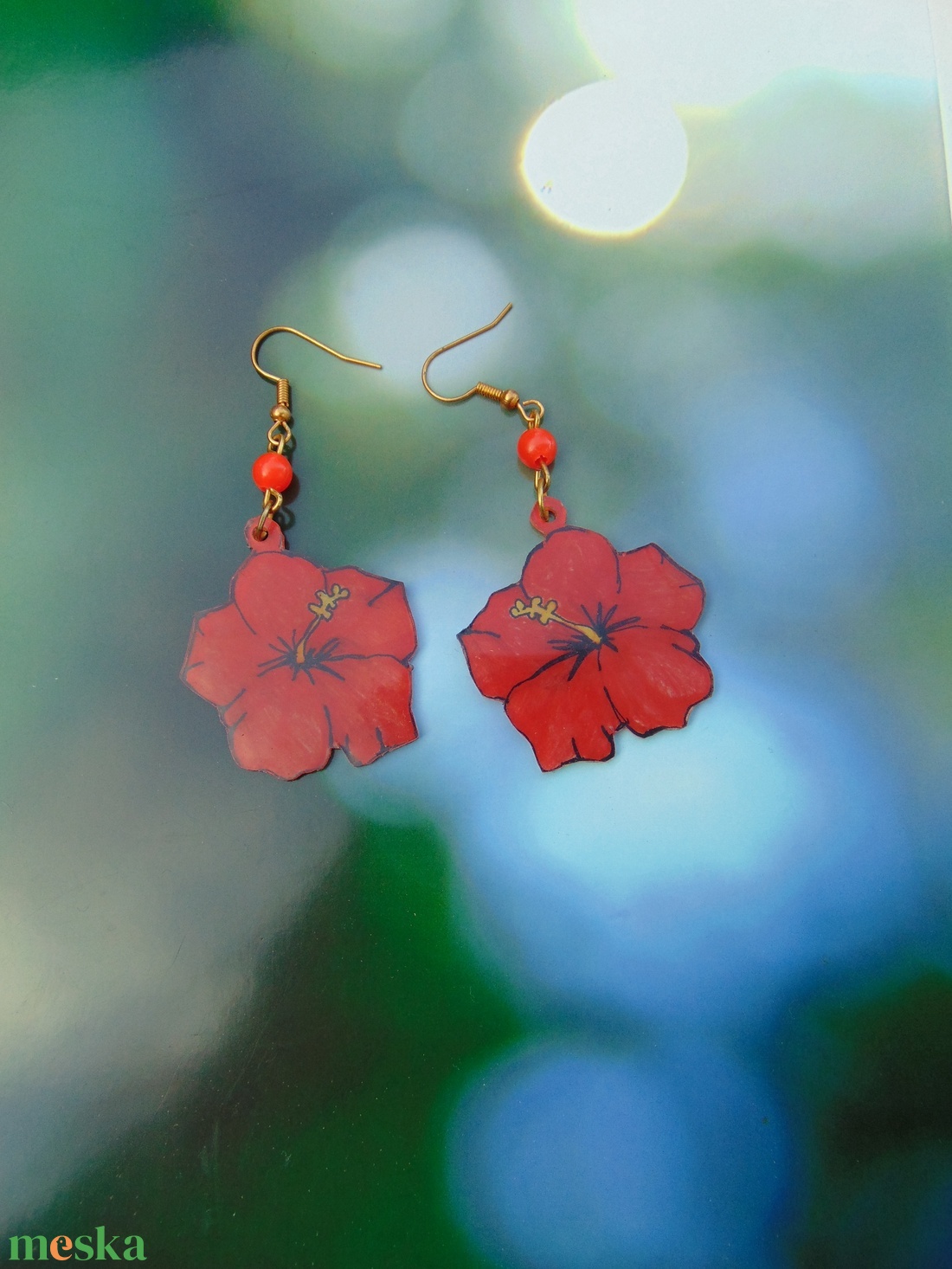 Piros hibiszkusz zsugorka fülbevaló - ékszer - fülbevaló - lógó fülbevaló - Meska.hu