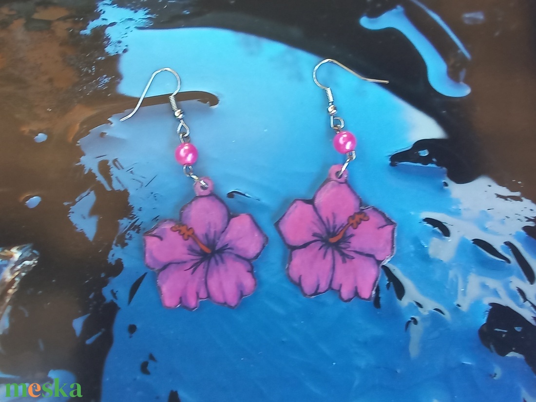 Rózsaszín hibiszkusz zsugorka fülbevaló - ékszer - fülbevaló - lógó fülbevaló - Meska.hu