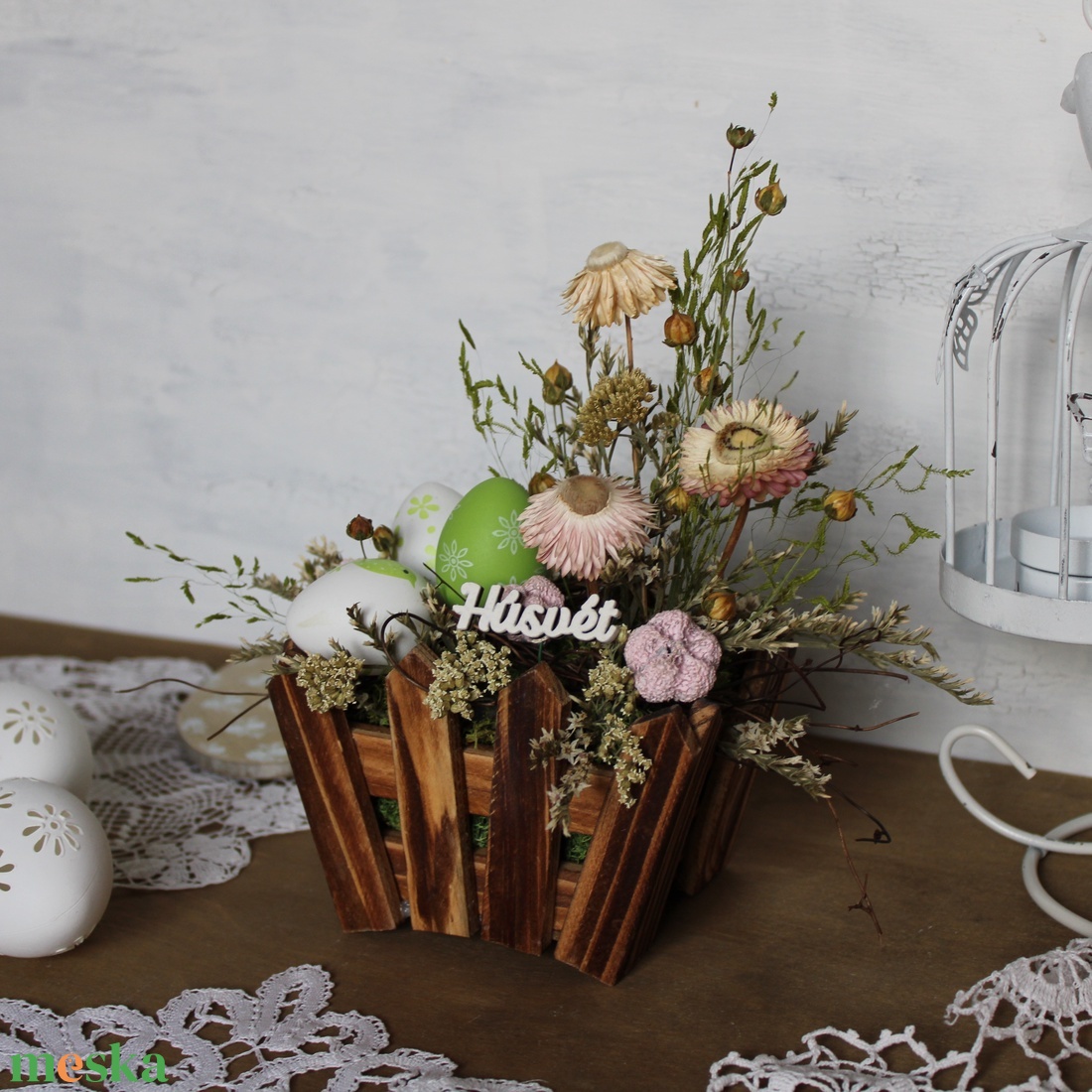 Húsvéti asztaldísz zöld-fehér tojásokkal - otthon & lakás - dekoráció - asztal és polc dekoráció - asztaldísz - Meska.hu