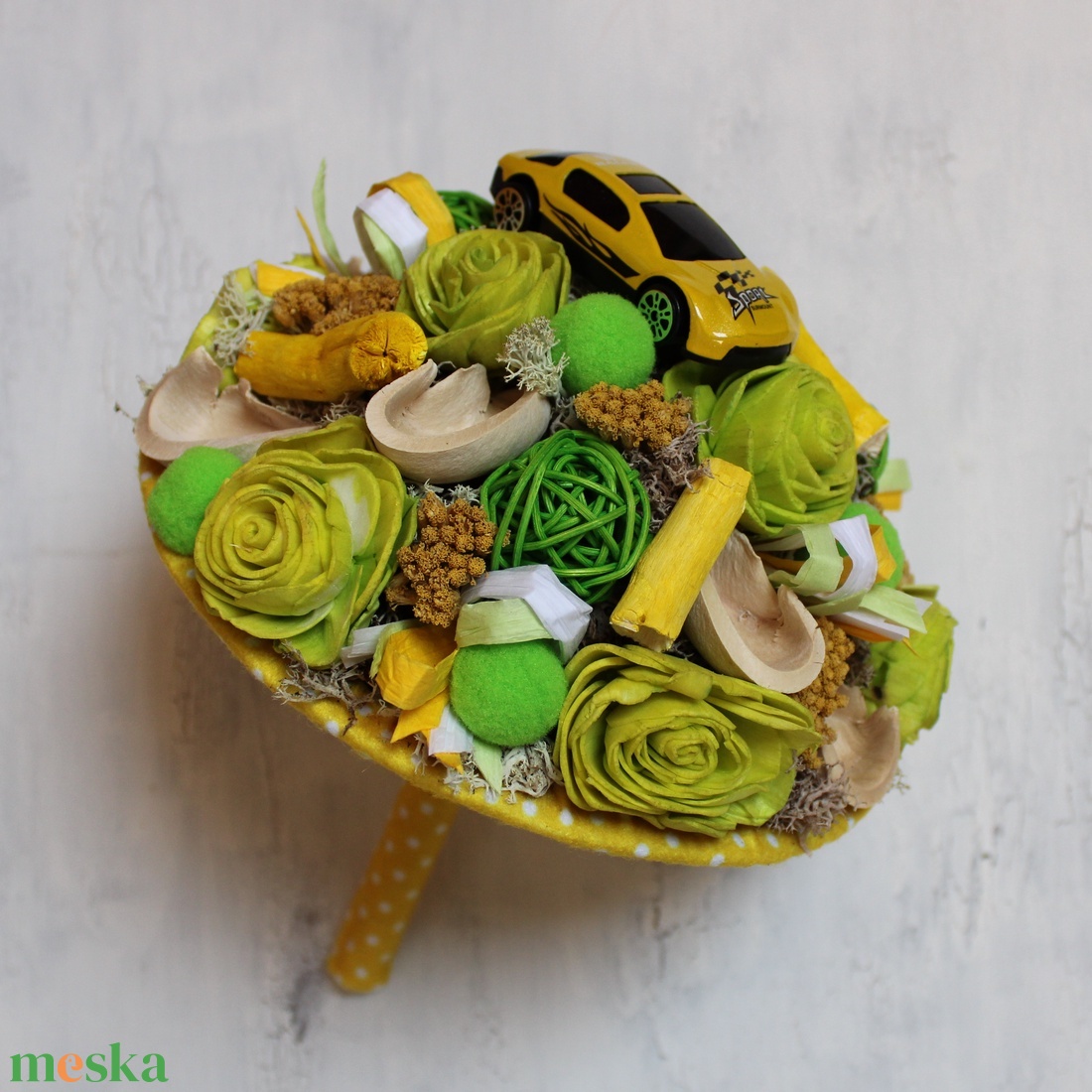 Ballagási csokor sárga kisautóval (zöld-sárga) - otthon & lakás - dekoráció - virágdísz és tartó - csokor & virágdísz - Meska.hu