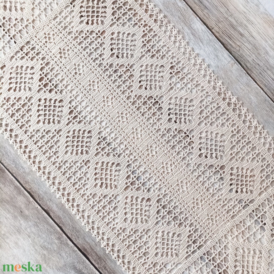 Vintage stílusú horgolt csipke terítő, asztali futó 35x93 cm - otthon & életmód - dekoráció - asztal és polc dekoráció - horgolt & csipketerítő - Meska.hu Vintage stílusú horgolt csipke terítő, asztali futó 35x93 cm - otthon & életmód - dekoráció - asztal és polc dekoráció - horgolt & csipketerítő - Meska.hu