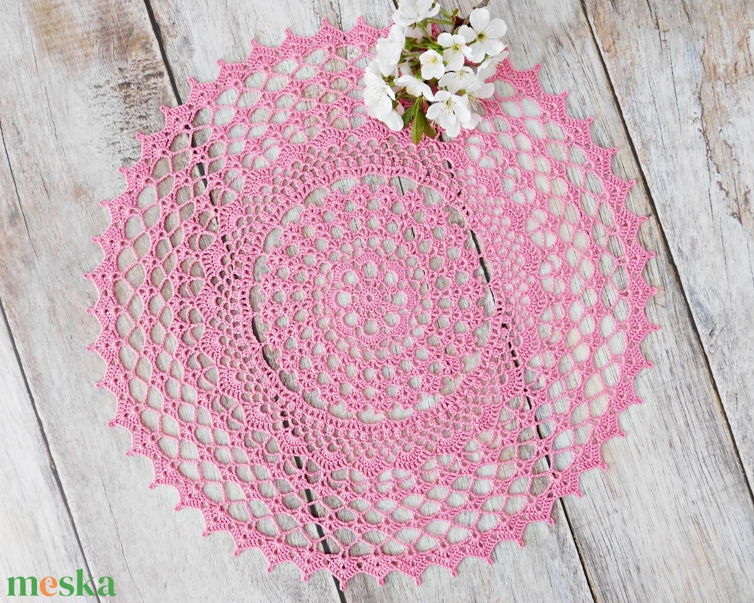Romantikus törtfehér horgolt csipke terítő 40 cm - otthon & életmód - dekoráció - asztal és polc dekoráció - horgolt & csipketerítő - Meska.hu Romantikus törtfehér horgolt csipke terítő 40 cm - otthon & életmód - dekoráció - asztal és polc dekoráció - horgolt & csipketerítő - Meska.hu