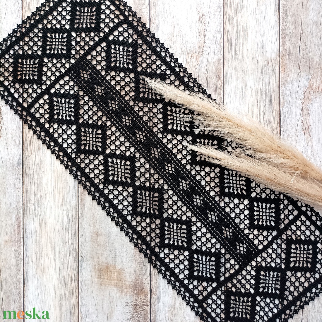 Vintage stílusú horgolt csipke terítő, asztali futó 35x93 cm - otthon & életmód - dekoráció - asztal és polc dekoráció - horgolt & csipketerítő - Meska.hu Vintage stílusú horgolt csipke terítő, asztali futó 35x93 cm - otthon & életmód - dekoráció - asztal és polc dekoráció - horgolt & csipketerítő - Meska.hu