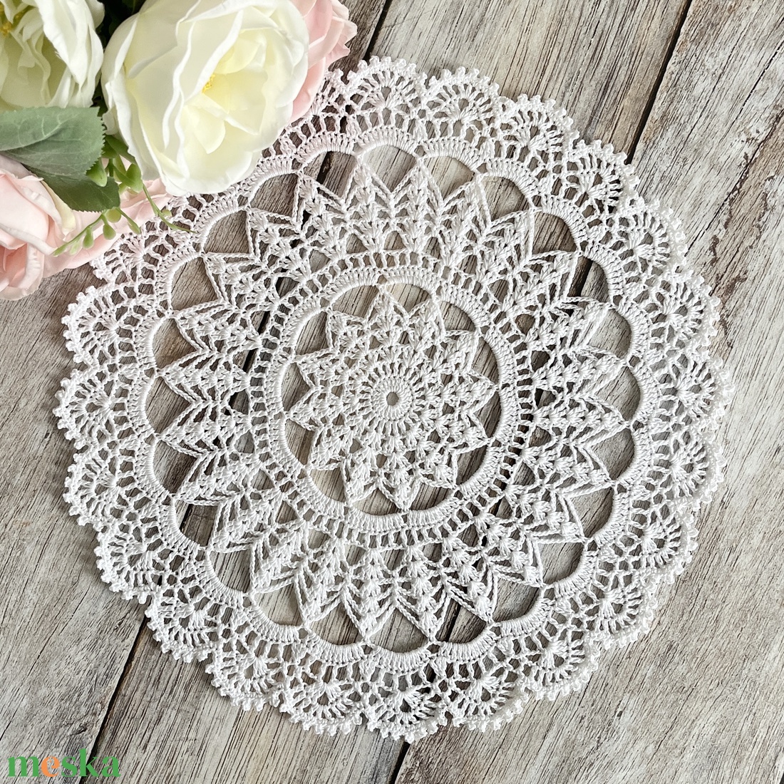 Vintage stílusú horgolt csipke terítő 30 cm - otthon & életmód - lakástextil - abrosz, terítő - díszterítő polcra, komódra - Meska.hu