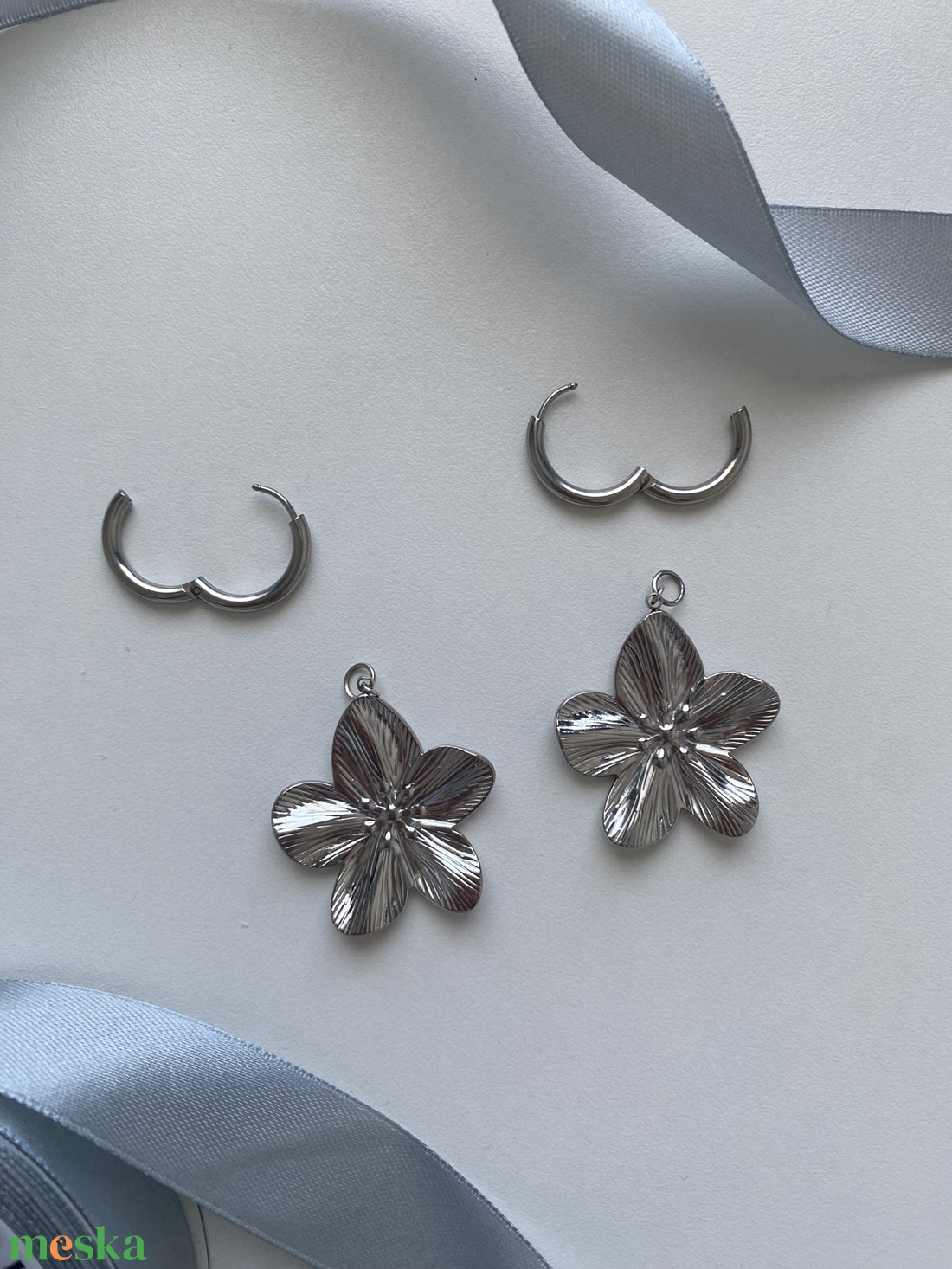 Virág fülbevaló - ékszer - fülbevaló - lógós kerek fülbevaló - Meska.hu