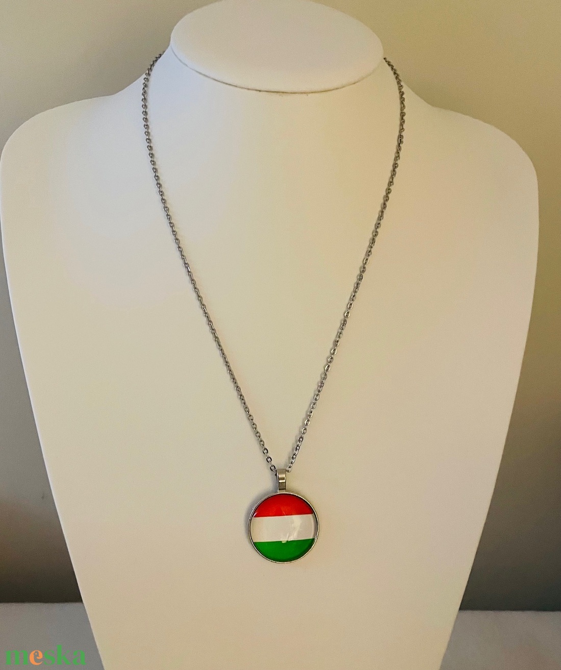 Magyar nemzeti színű üveglencsés medálos nemesacél nyaklánc szurkoló foci EB - ékszer - nyaklánc - medálos nyaklánc - Meska.hu Magyar nemzeti színű üveglencsés medálos nemesacél nyaklánc szurkoló foci EB - ékszer - nyaklánc - medálos nyaklánc - Meska.hu