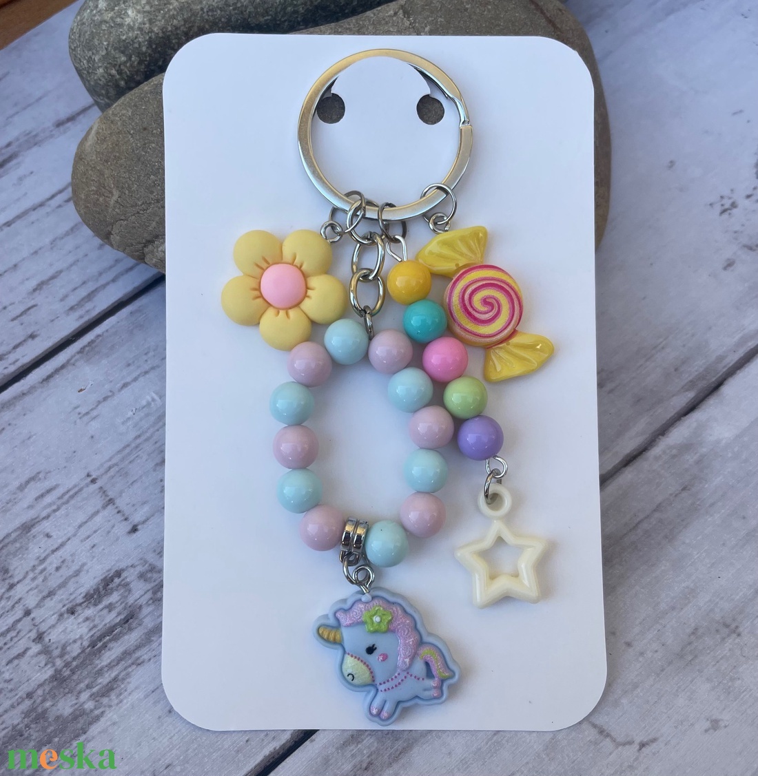 Gyöngy kulcstartó táskadísz medálokkal - táska & tok - kulcstartó & táskadísz - kulcstartó - Meska.hu