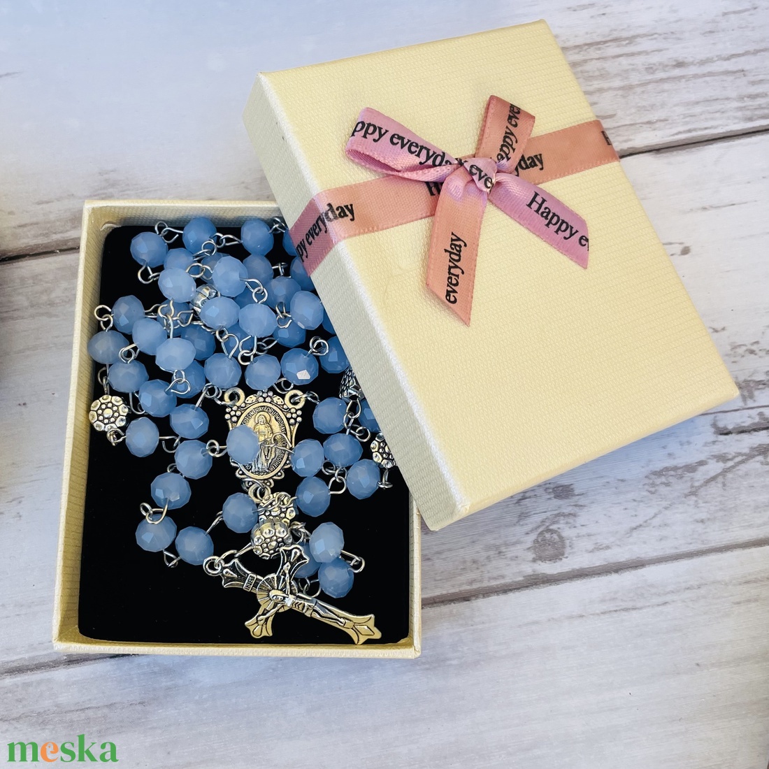 Rózsafüzér kék üvegkristály gyöngyökből 5239221 - otthon & életmód - vallás - lánc & füzér - Meska.hu Rózsafüzér kék üvegkristály gyöngyökből 5239221 - otthon & életmód - vallás - lánc & füzér - Meska.hu
