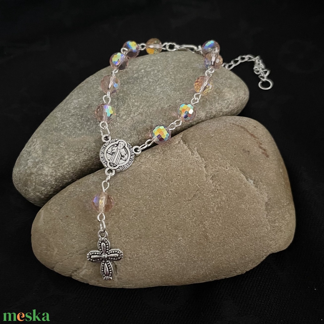 Autós rózsafüzér, tizedes rózsafüzér Swarovski kristályokból - otthon & életmód - vallás - lánc & füzér - Meska.hu Autós rózsafüzér, tizedes rózsafüzér Swarovski kristályokból - otthon & életmód - vallás - lánc & füzér - Meska.hu
