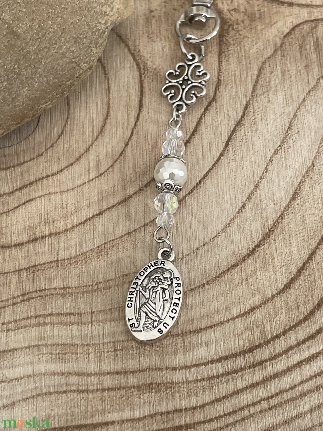 Szent Kristóf védelmező amulett kulcstartó fazetált kagylógyöngy és kristály gyöngyökből - táska & tok - kulcstartó & táskadísz - táskadísz - Meska.hu Szent Kristóf védelmező amulett kulcstartó fazetált kagylógyöngy és kristály gyöngyökből - táska & tok - kulcstartó & táskadísz - táskadísz - Meska.hu