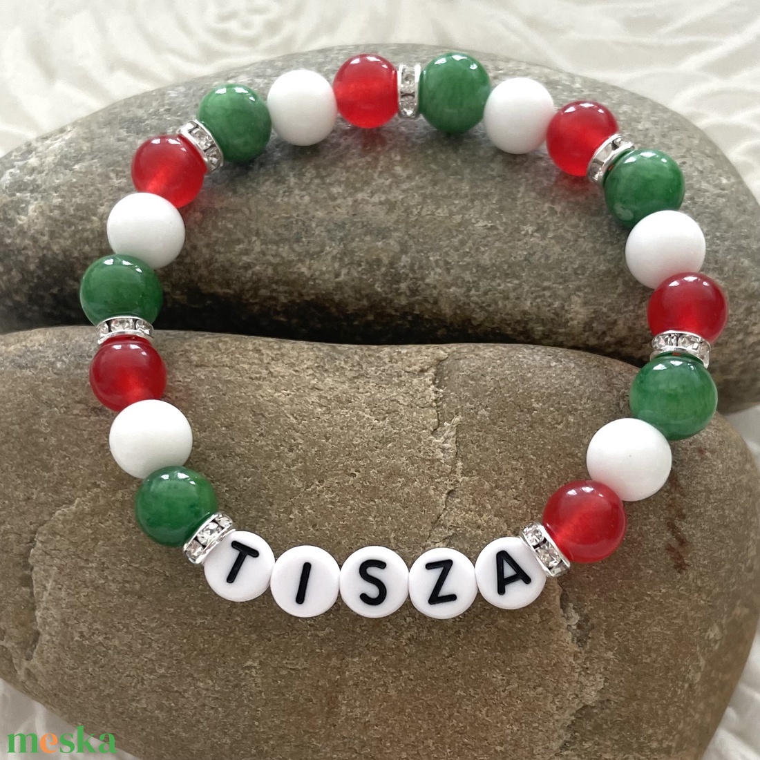 Magyar nemzeti színű ásvány karkötő TISZA felirattal strasszos díszítéssel - ékszer - karkötő - ásványkarkötő - Meska.hu Magyar nemzeti színű ásvány karkötő TISZA felirattal strasszos díszítéssel - ékszer - karkötő - ásványkarkötő - Meska.hu
